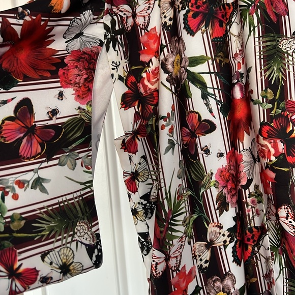 Black coral reversible silk open blouse - Picture 5 of 10